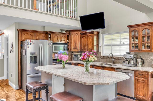 7825 Highway 11, Campobello, SC 29322