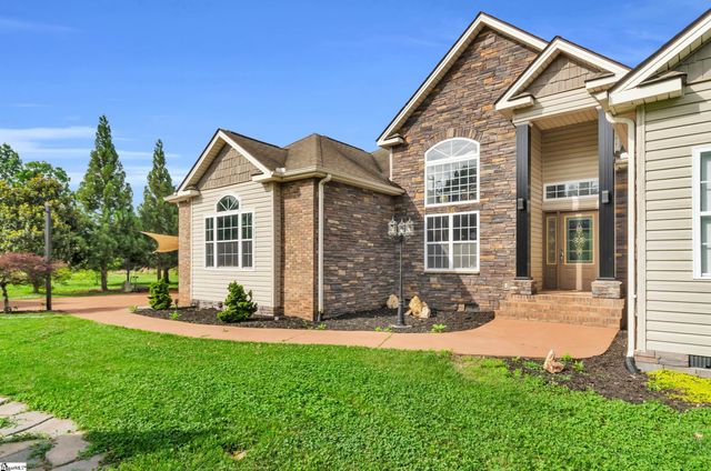 7825 Highway 11, Campobello, SC 29322