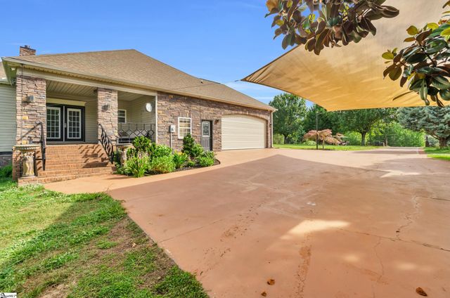 7825 Highway 11, Campobello, SC 29322