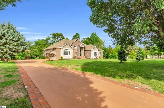 7825 Highway 11, Campobello, SC 29322