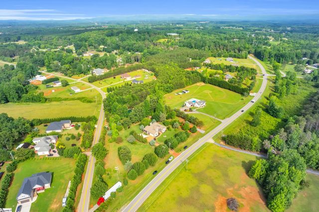 7825 Highway 11, Campobello, SC 29322