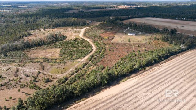 21990 Creekfront Drive, Robertsdale, AL 36567