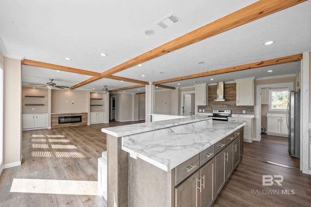 21990 Creekfront Drive, Robertsdale, AL 36567