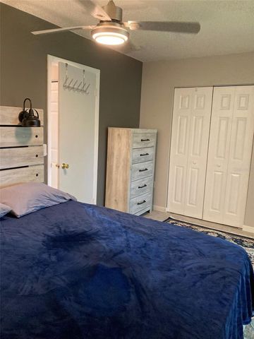 5725 80TH STREET N 404, St Petersburg, FL 33709