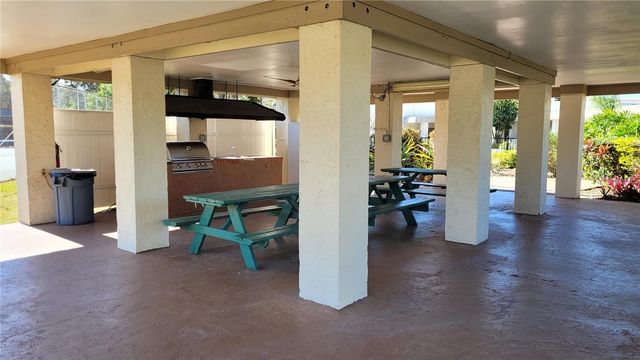 5725 80TH STREET N 404, St Petersburg, FL 33709