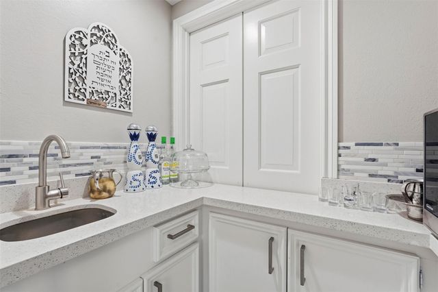 7927 Wolfield Lane, Houston, TX 77071