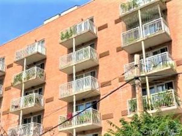 88-20 Parsons Boulevard 3A, Jamaica, NY 11432