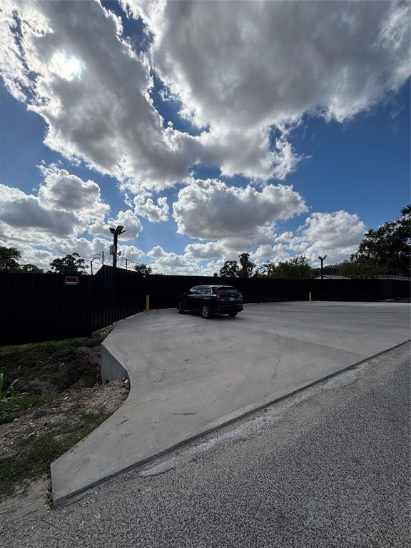 5715 & 5721 Spindle Drive, Houston, TX 77086