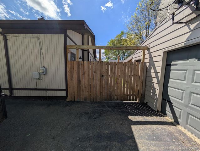 4010 Reynolds Street, Flint, MI 48532