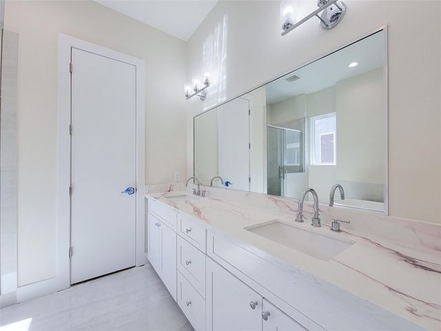 5931 Beall Street B, Houston, TX 77091