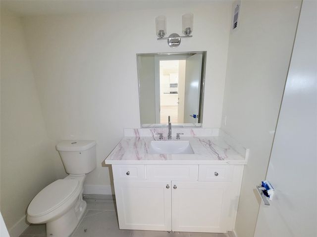 5931 Beall Street B, Houston, TX 77091