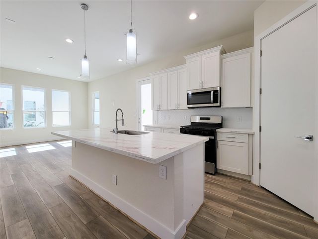 5931 Beall Street B, Houston, TX 77091