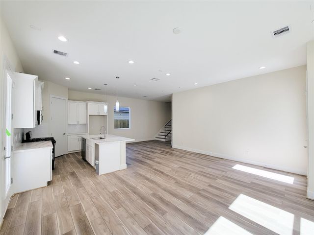 5931 Beall Street B, Houston, TX 77091