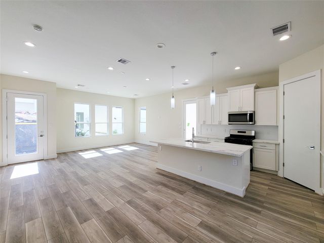 5931 Beall Street B, Houston, TX 77091