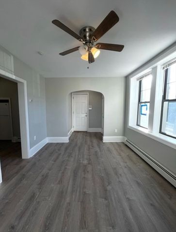38 Boston St 11, Salem, MA 01970