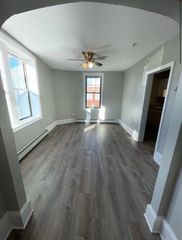 38 Boston St 11, Salem, MA 01970