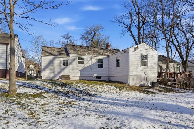 1321 E 76th Street, Kansas City, MO 64131