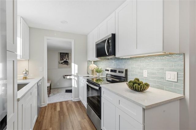 1321 E 76th Street, Kansas City, MO 64131