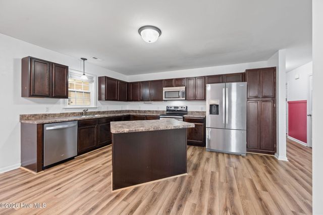 719 Savannah Drive, Jacksonville, NC 28546