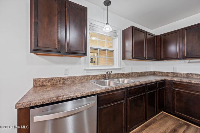 719 Savannah Drive, Jacksonville, NC 28546