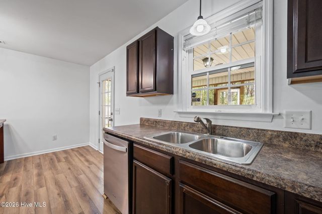 719 Savannah Drive, Jacksonville, NC 28546