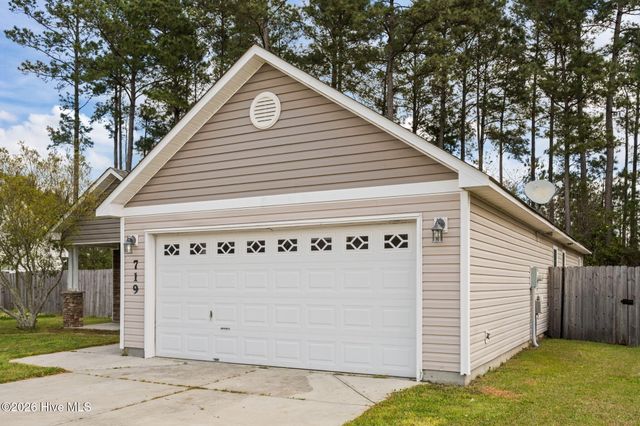 719 Savannah Drive, Jacksonville, NC 28546