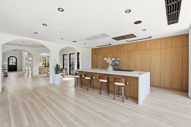 160 N Stanley Drive, Beverly Hills, CA 90211