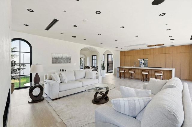 160 N Stanley Drive, Beverly Hills, CA 90211