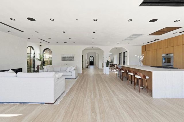 160 N Stanley Drive, Beverly Hills, CA 90211
