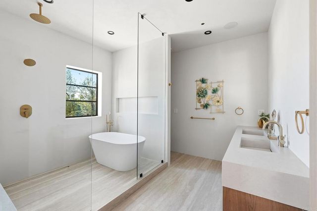 160 N Stanley Drive, Beverly Hills, CA 90211