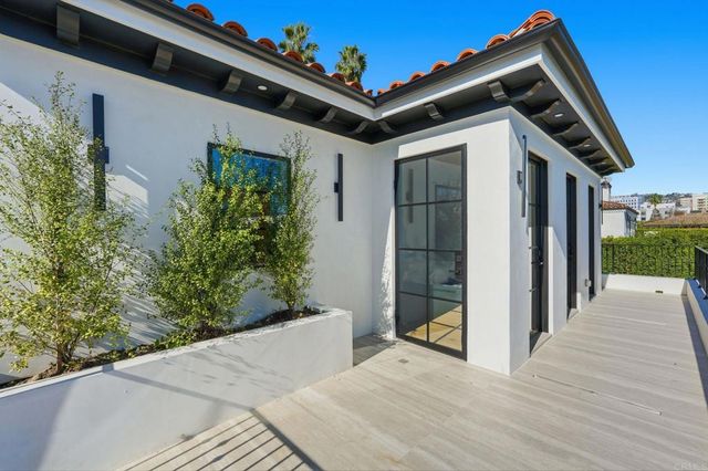 160 N Stanley Drive, Beverly Hills, CA 90211