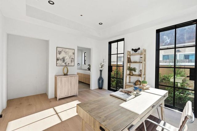160 N Stanley Drive, Beverly Hills, CA 90211