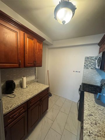 9 W Fordham Hill Oval 11E, Bronx, NY 10468
