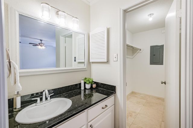 1201 Mcduffie Street 106, Houston, TX 77019