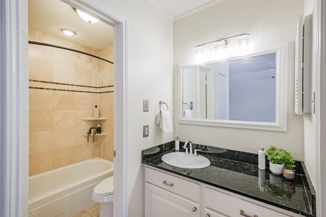 1201 Mcduffie Street 106, Houston, TX 77019