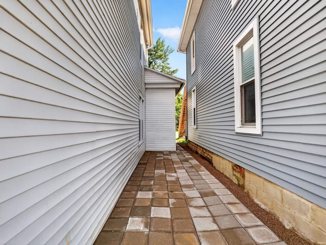 514 W King Street, Garrett, IN 46738