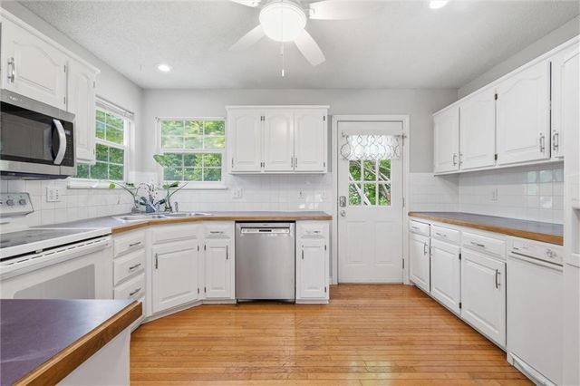 15358 RILEY Street, Overland Park, KS 66223
