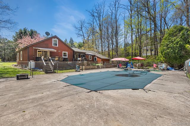 11 Hustis Road, Cold Spring, NY 10516