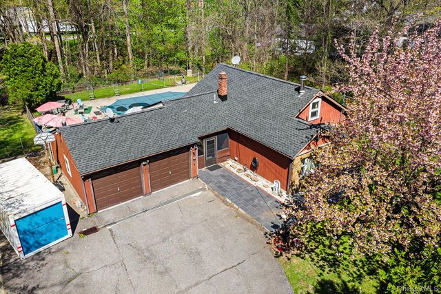 11 Hustis Road, Cold Spring, NY 10516