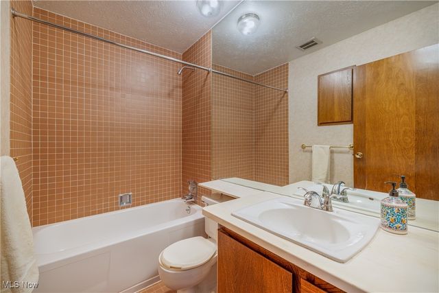 12393 Woodbriar Circle, Strongsville, OH 44136