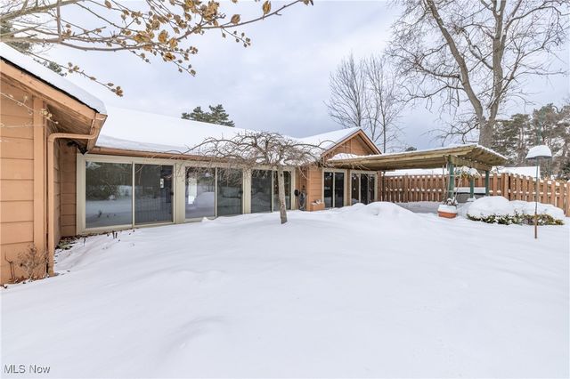 12393 Woodbriar Circle, Strongsville, OH 44136