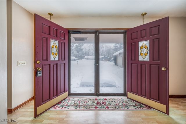 12393 Woodbriar Circle, Strongsville, OH 44136