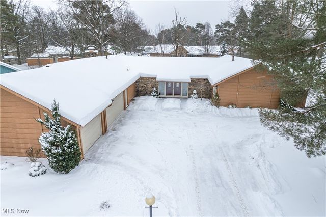 12393 Woodbriar Circle, Strongsville, OH 44136