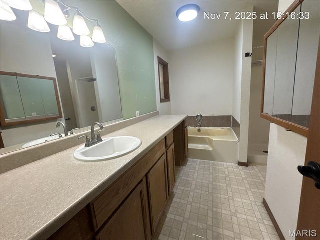 22255 Target Road, St Robert, MO 65584