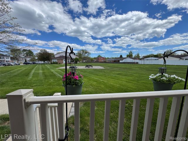 28382 Brookfield Court, Brownstown Charter Township, MI 48183