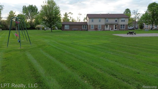 28382 Brookfield Court, Brownstown Charter Township, MI 48183