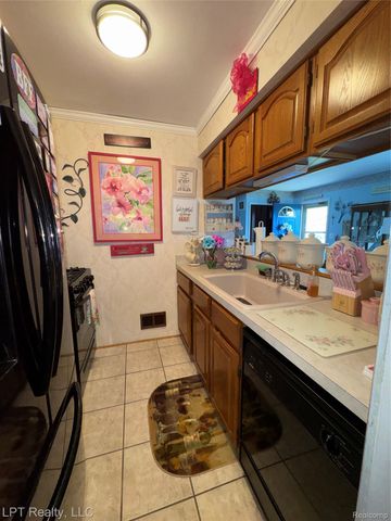 28382 Brookfield Court, Brownstown Charter Township, MI 48183