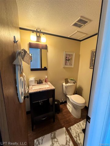 28382 Brookfield Court, Brownstown Charter Township, MI 48183