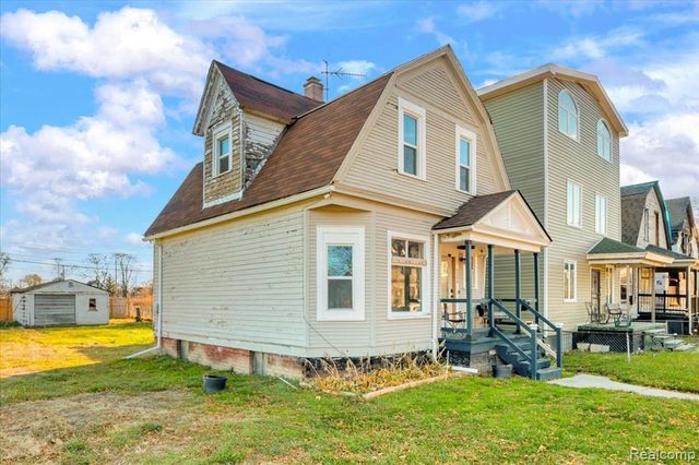 9390 Emmons, Detroit, MI 48214