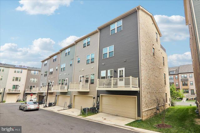 6110 NORTHWEST DR, Hyattsville, MD 20782
